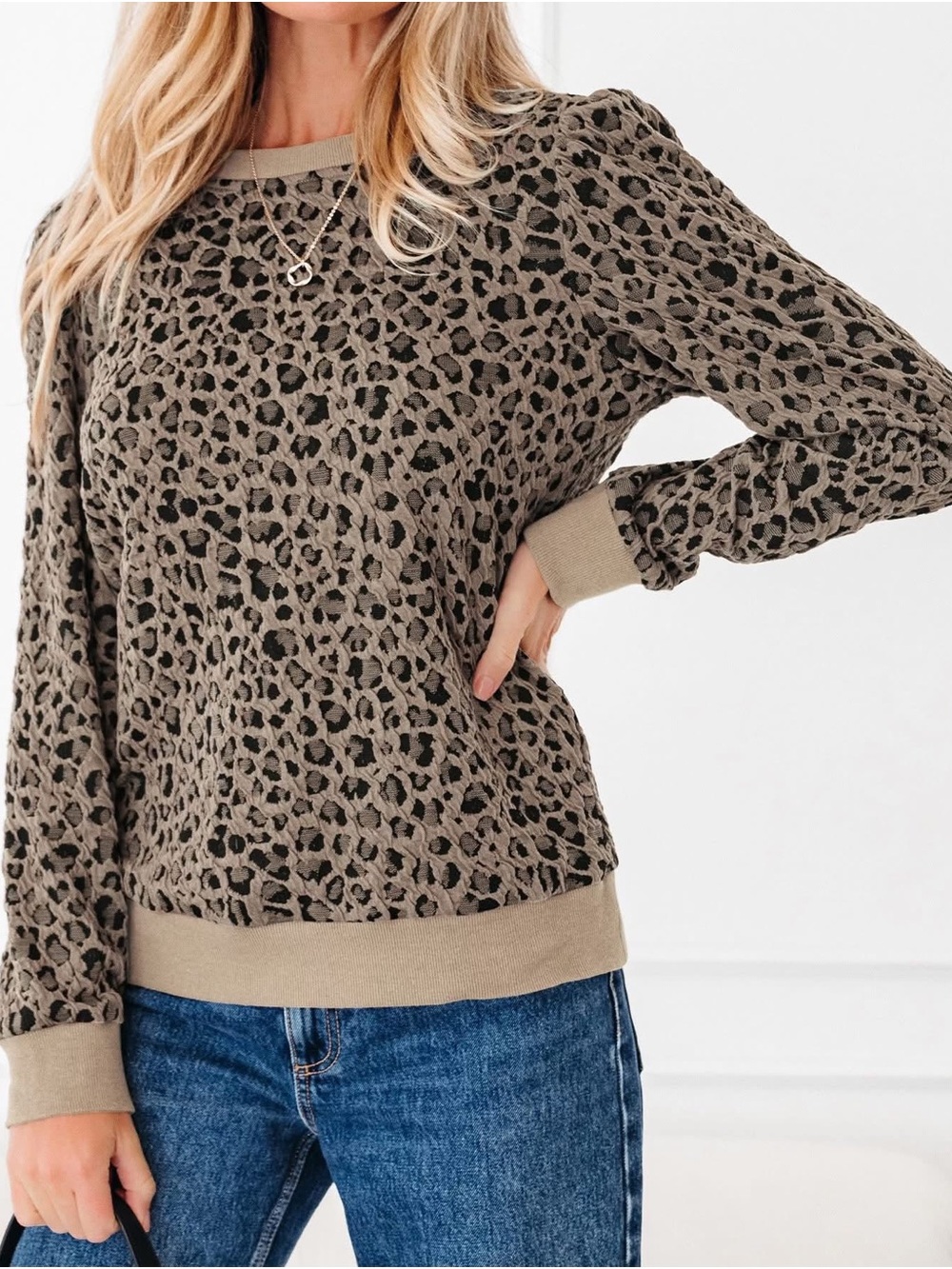 Leopard Print Long Sleeve Pullover Top - Olive/Black
